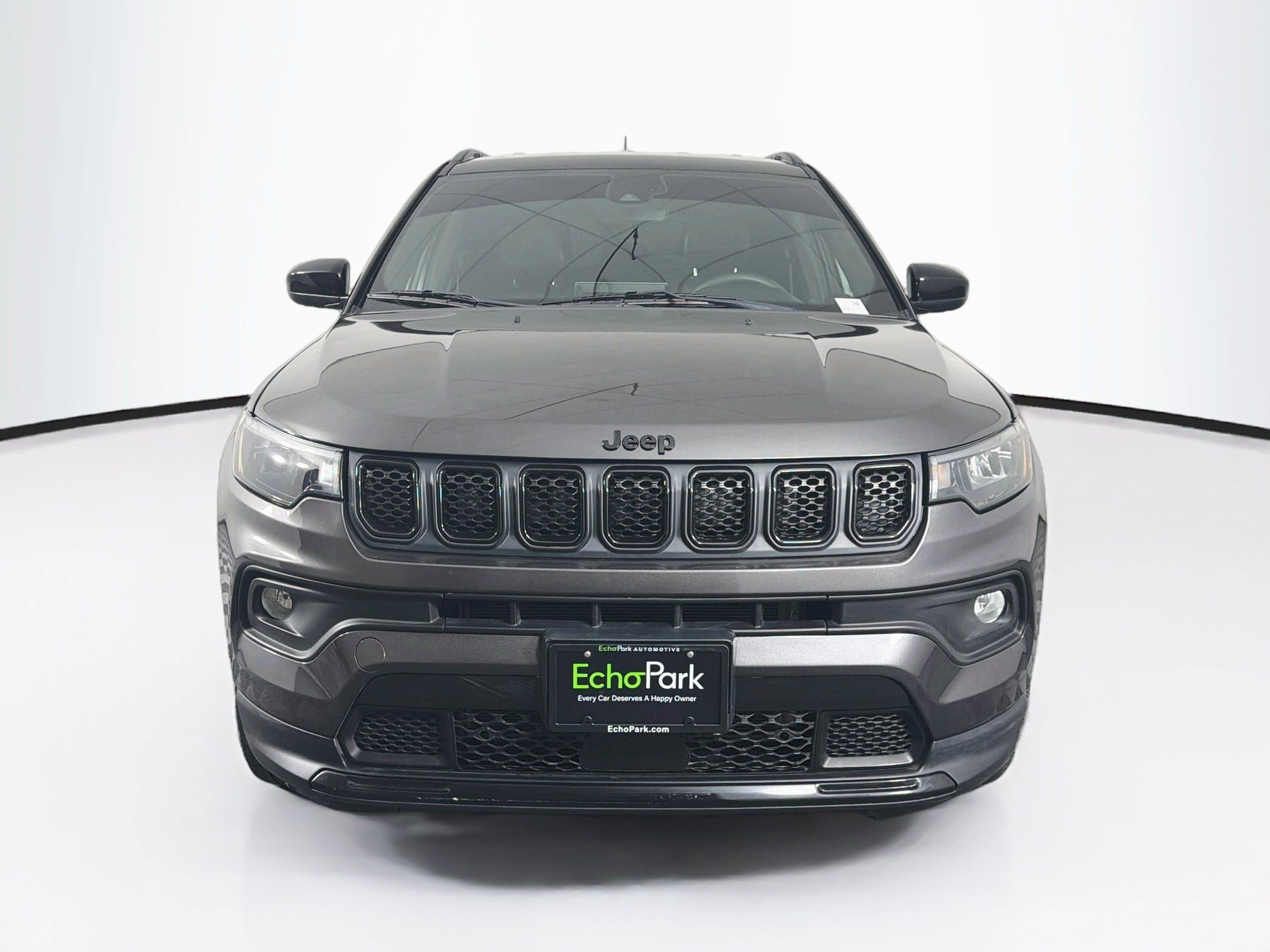 Used 2023 Jeep Compass Latitude AWD/4WD image 2