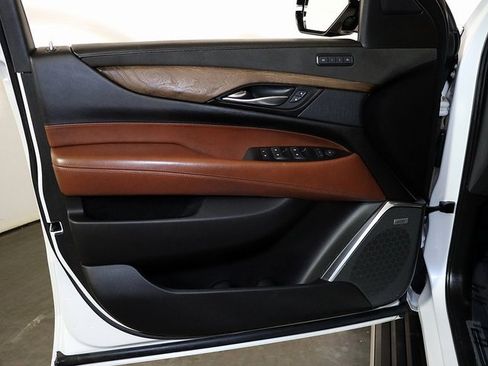 Used 2019 Cadillac Escalade Premium Luxury image 27