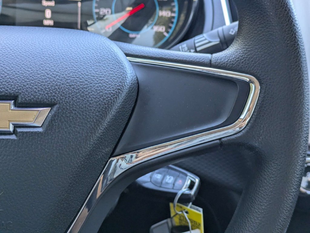Used 2017 Chevrolet Cruze LS FWD image 24