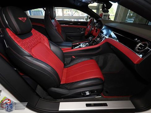 Used 2020 Bentley Continental GT V8 image 14