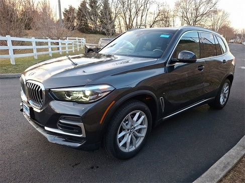 Used 2023 BMW X5 xDrive40i w/ Premium Package image 3
