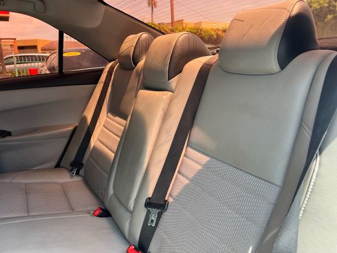 Used 2017 Toyota Camry SE FWD image 5