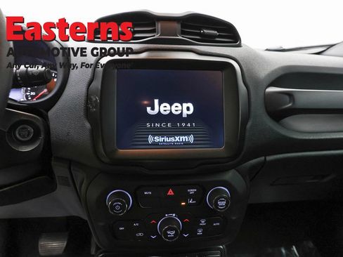 Used 2023 Jeep Renegade Latitude AWD/4WD image 12