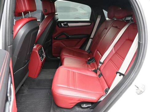 Certified 2023 Porsche Cayenne Platinum Edition AWD/4WD image 17