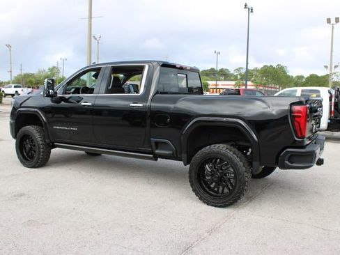Used 2024 GMC Sierra 2500 Denali w/ Denali Reserve Package AWD/4WD image 7