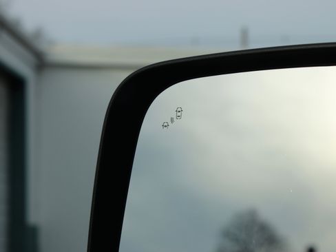 Certified 2022 Nissan Titan SV w/ SV Convenience Package image 32