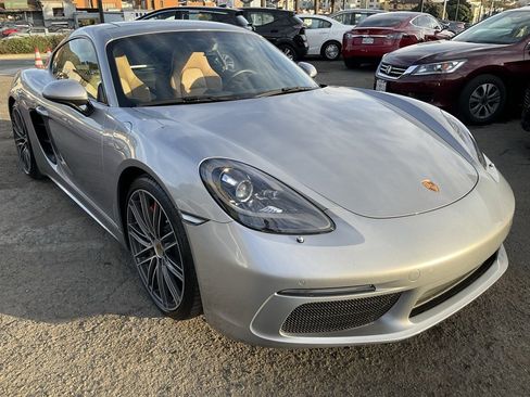 Used 2017 Porsche 718 Cayman S image 38