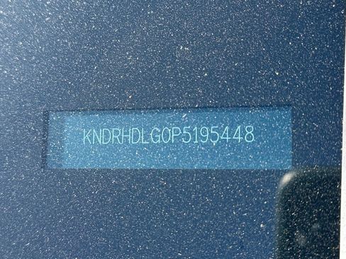 Used 2023 Kia Sorento EX AWD/4WD image 3