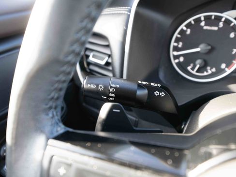 Used 2023 Nissan Rogue SV w/ SV Premium Package image 13