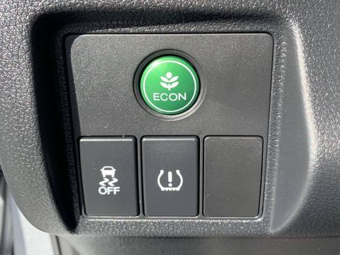 Used 2021 Honda HR-V LX image 13