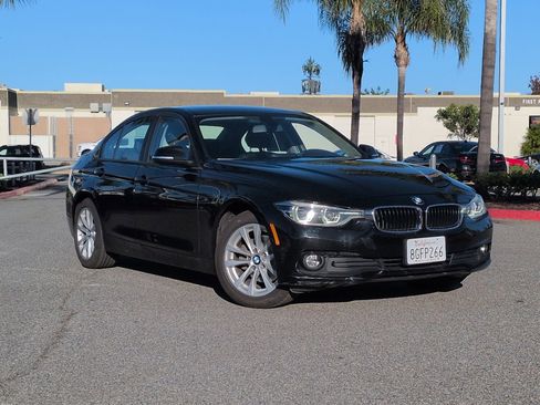 Used 2018 BMW 320i Sedan image 2
