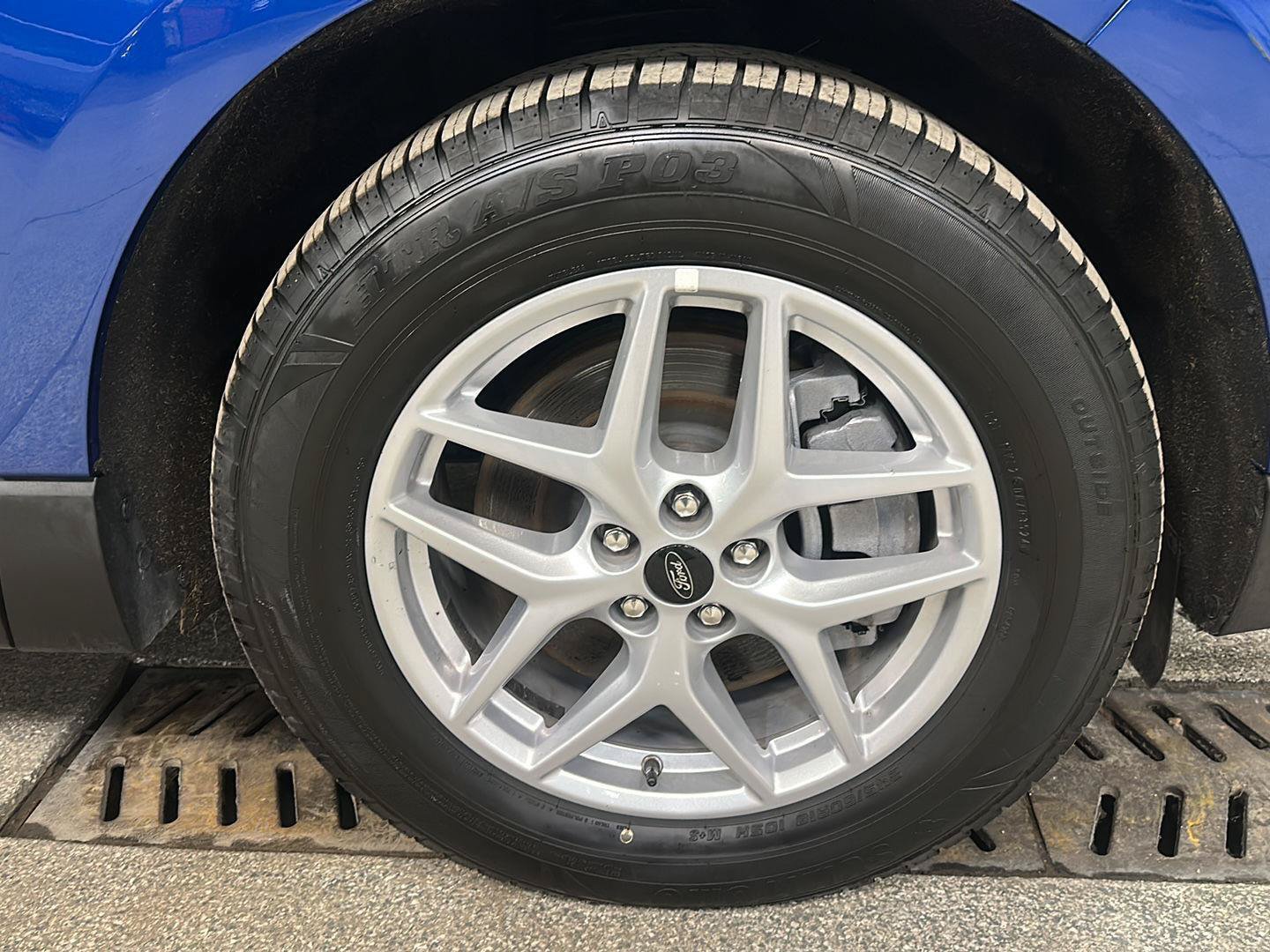 Used 2024 Ford Edge SEL AWD/4WD image 9