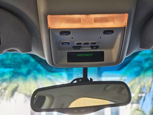 Used 2003 Lincoln Town Car Cartier image 84