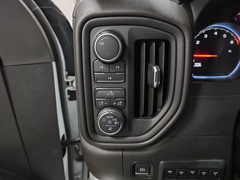 Certified 2022 Chevrolet Silverado 2500 W/T w/ WT Convenience Package AWD/4WD image 22