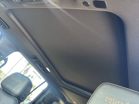 Used 2024 Chevrolet Suburban High Country image 26