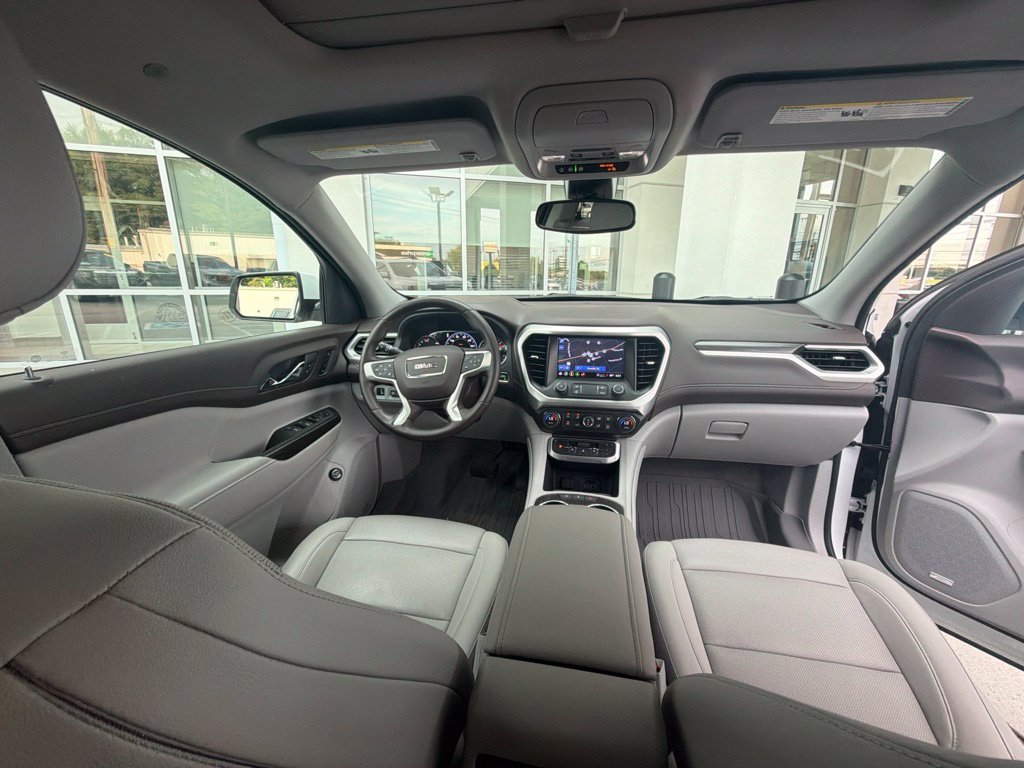 Certified 2023 GMC Acadia SLT w/ Technology Package AWD/4WD image 7