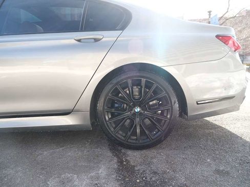 Used 2020 BMW 750i xDrive image 7