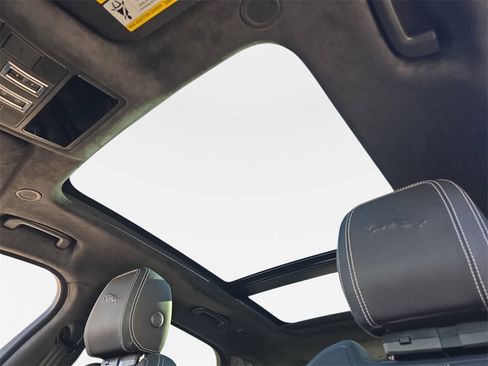 Certified 2025 Jaguar F-PACE R-Dynamic S image 30