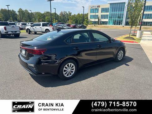 Certified 2021 Kia Forte Sedan FWD image 3