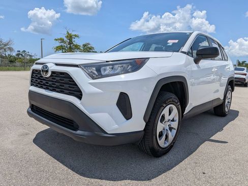 Used 2022 Toyota RAV4 LE FWD image 9