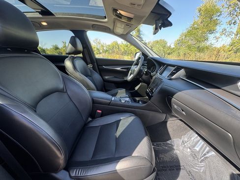 Certified 2024 INFINITI QX50 Luxe image 29