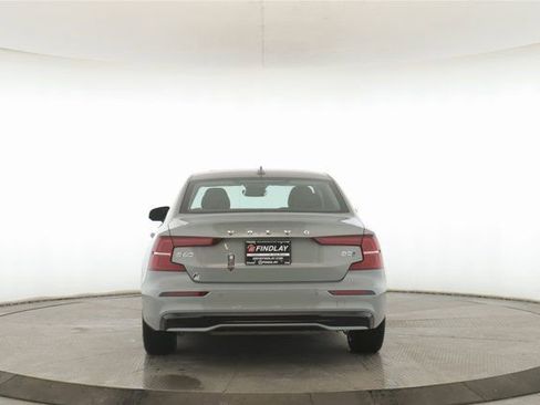 Used 2025 Volvo S60 B5 Core image 11