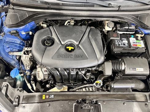 Used 2017 Hyundai Elantra SE image 34