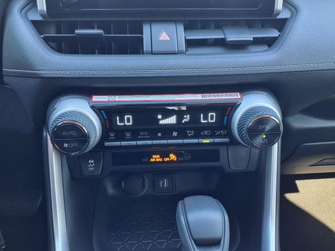 Certified 2025 Toyota RAV4 LE image 19