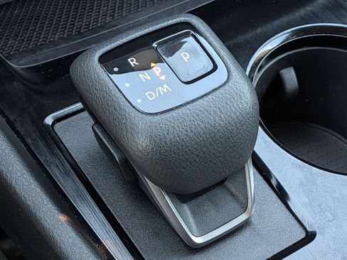 Used 2023 Nissan Rogue S AWD/4WD image 17