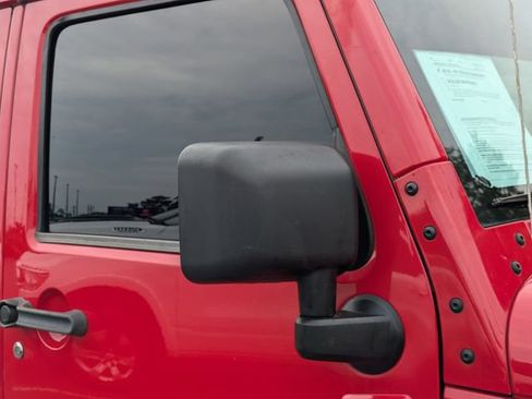 Used 2012 Jeep Wrangler Unlimited Sahara AWD/4WD image 12