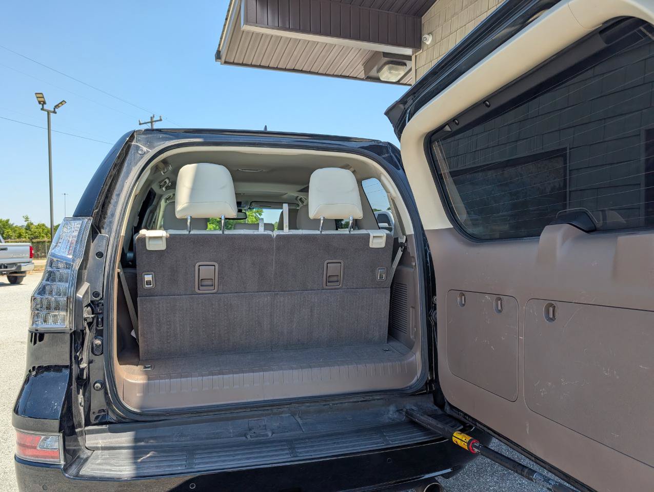Used 2016 Lexus GX 460 w/ Premium Package AWD/4WD image 23
