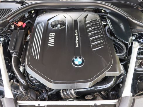 Used 2018 BMW 540i w/ Premium Package RWD image 43