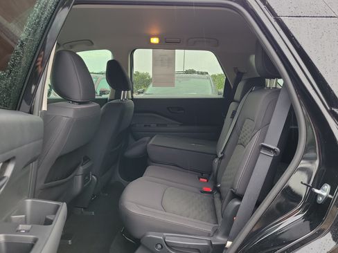 Certified 2024 Nissan Pathfinder SV FWD image 12