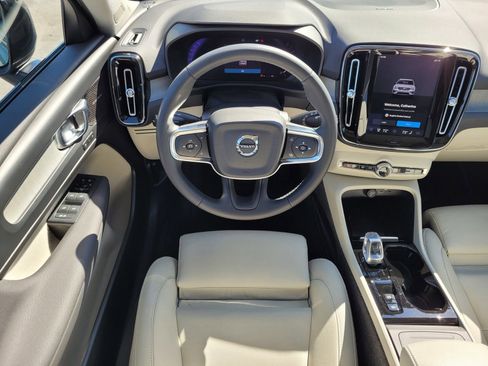 Used 2024 Volvo XC40 B5 Ultimate w/ Climate Package image 13