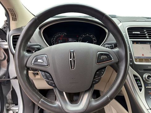 Used 2017 Lincoln MKX Reserve FWD image 21