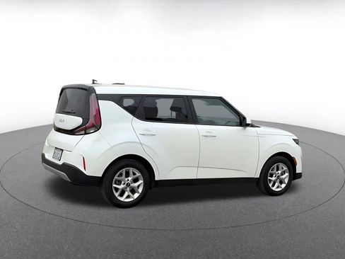 Used 2025 Kia Soul LX w/ LX Technology Package image 15
