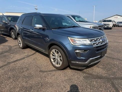 Used 2018 Ford Explorer Limited w/ Equipment Group 301A AWD/4WD image 2