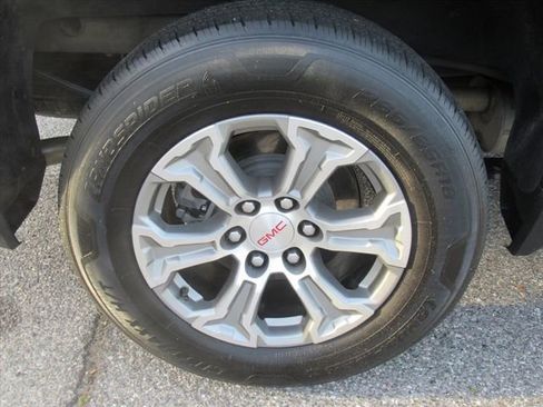 Used 2024 GMC Sierra 1500 SLT image 7