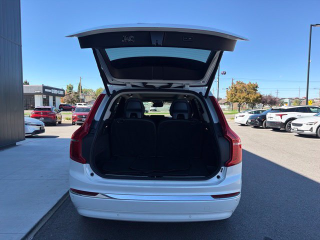 Used 2023 Volvo XC90 B5 Plus AWD/4WD image 7