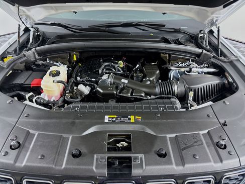 Used 2024 Jeep Grand Cherokee L Limited AWD/4WD image 33