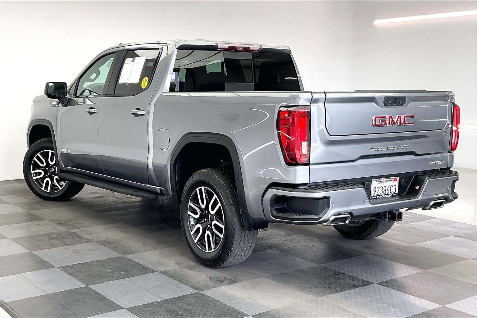 Used 2021 GMC Sierra 1500 AT4 w/ AT4 Premium Package AWD/4WD image 10