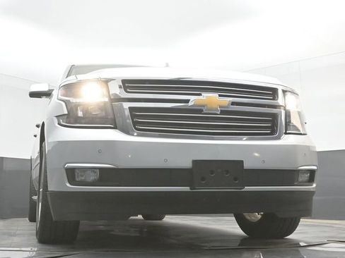 Used 2020 Chevrolet Suburban Premier AWD/4WD image 47