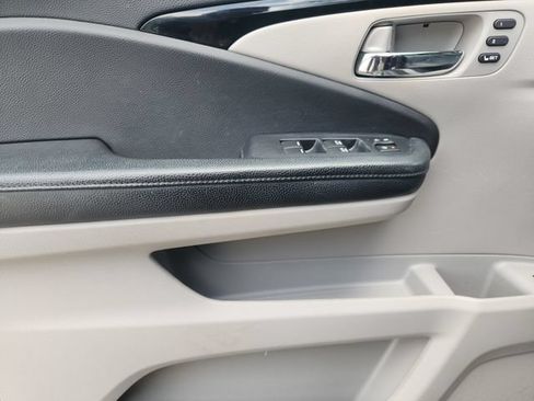 Used 2019 Honda Pilot Elite image 22