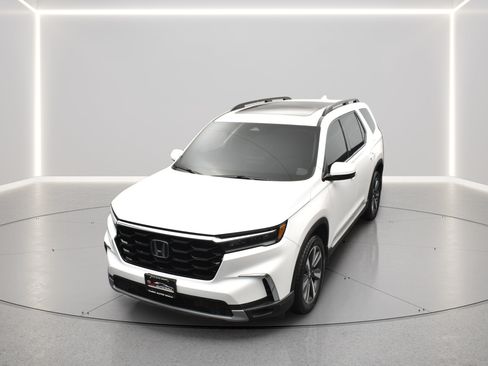 Used 2023 Honda Pilot Touring image 19