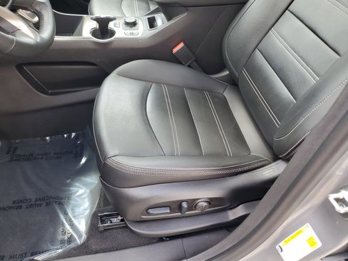 Used 2024 GMC Terrain Denali w/ Denali Premium Package AWD/4WD image 22