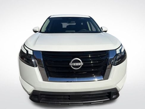 Used 2025 Nissan Pathfinder SV image 18