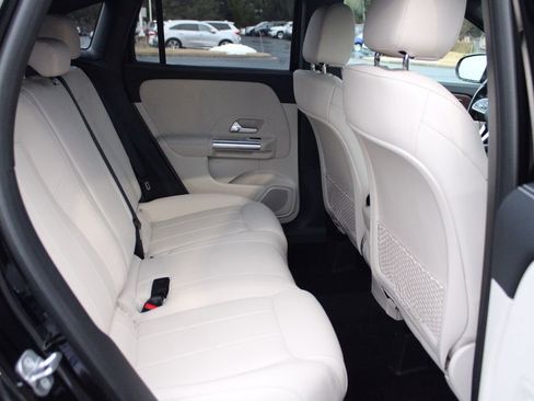 Used 2023 Mercedes-Benz GLA 250 4MATIC image 14