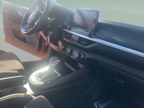 Used 2023 Kia Forte LXS w/ LXS Technology Package image 11