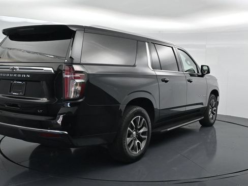 Used 2024 Chevrolet Suburban LT w/ LT Signature Plus Package RWD image 7