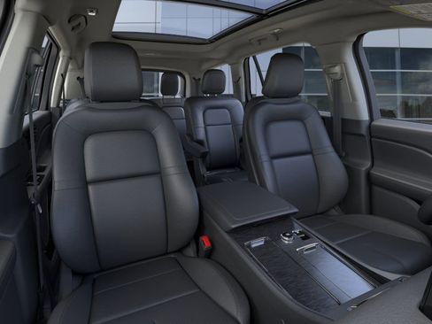 New 2025 Lincoln Aviator AWD w/ Equipment Group 101A image 30